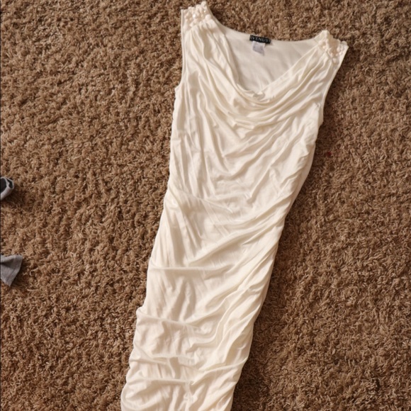 Dresses - Picture 2 of 4